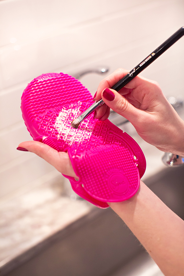 Use this ONE TRICK to get your makeup brushes super clean EVERY time!!